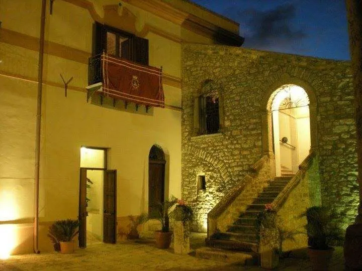 PALAZZO-PECORARO-MAGGI